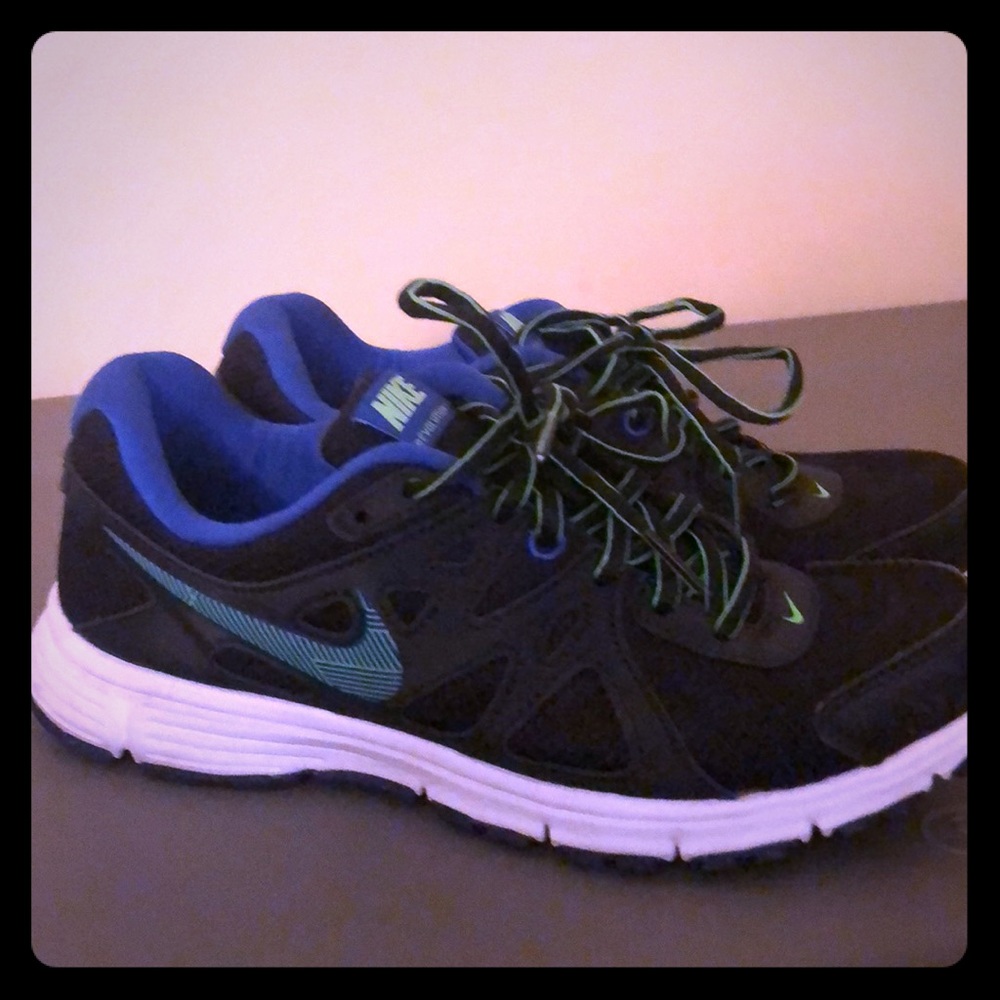 Like NEW Nike Sneakers